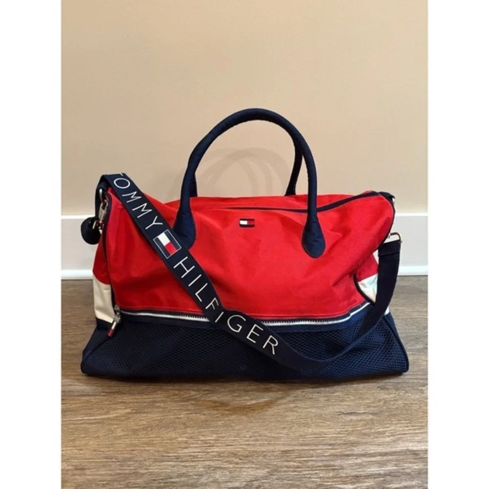 Tommy Hilfiger Men's Duffle‎ Bag Red White and Blue Tommy Strap